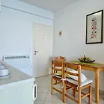 Seafront Ourania Apartment Mesongi