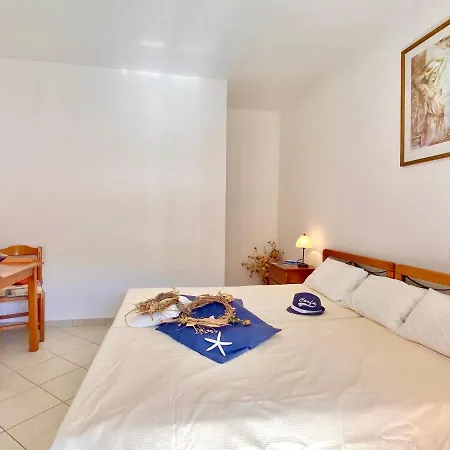 Apartamento Seafront Ourania Mesongí