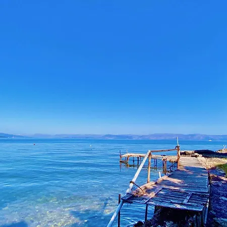 דירה Seafront Ourania *