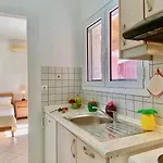 דירה Seafront Ourania *