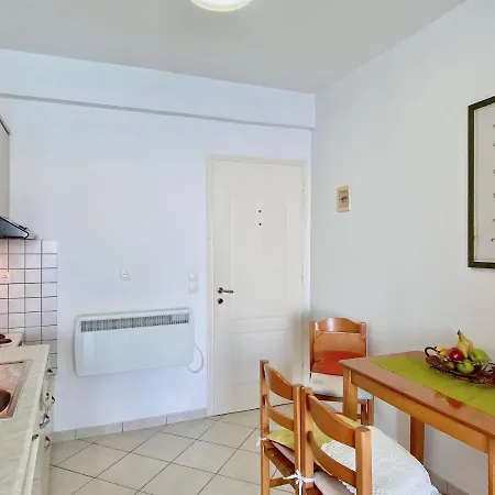 Apartament Seafront Ourania *