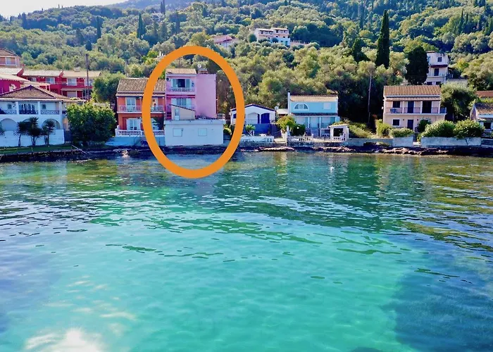 Seafront Ourania Apartamento *