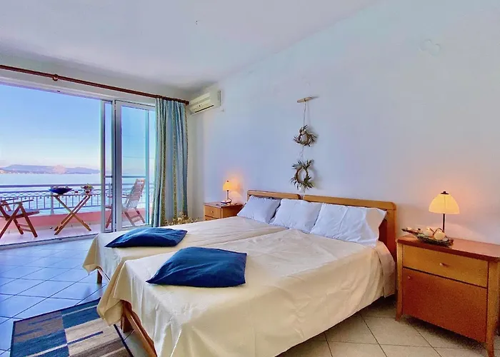 Apartamento Seafront Ourania Mesongí