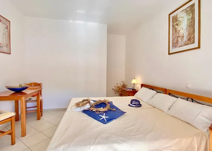 Apartamento Seafront Ourania Mesongí