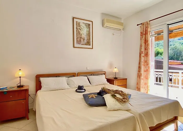 Seafront Ourania Apartamento
